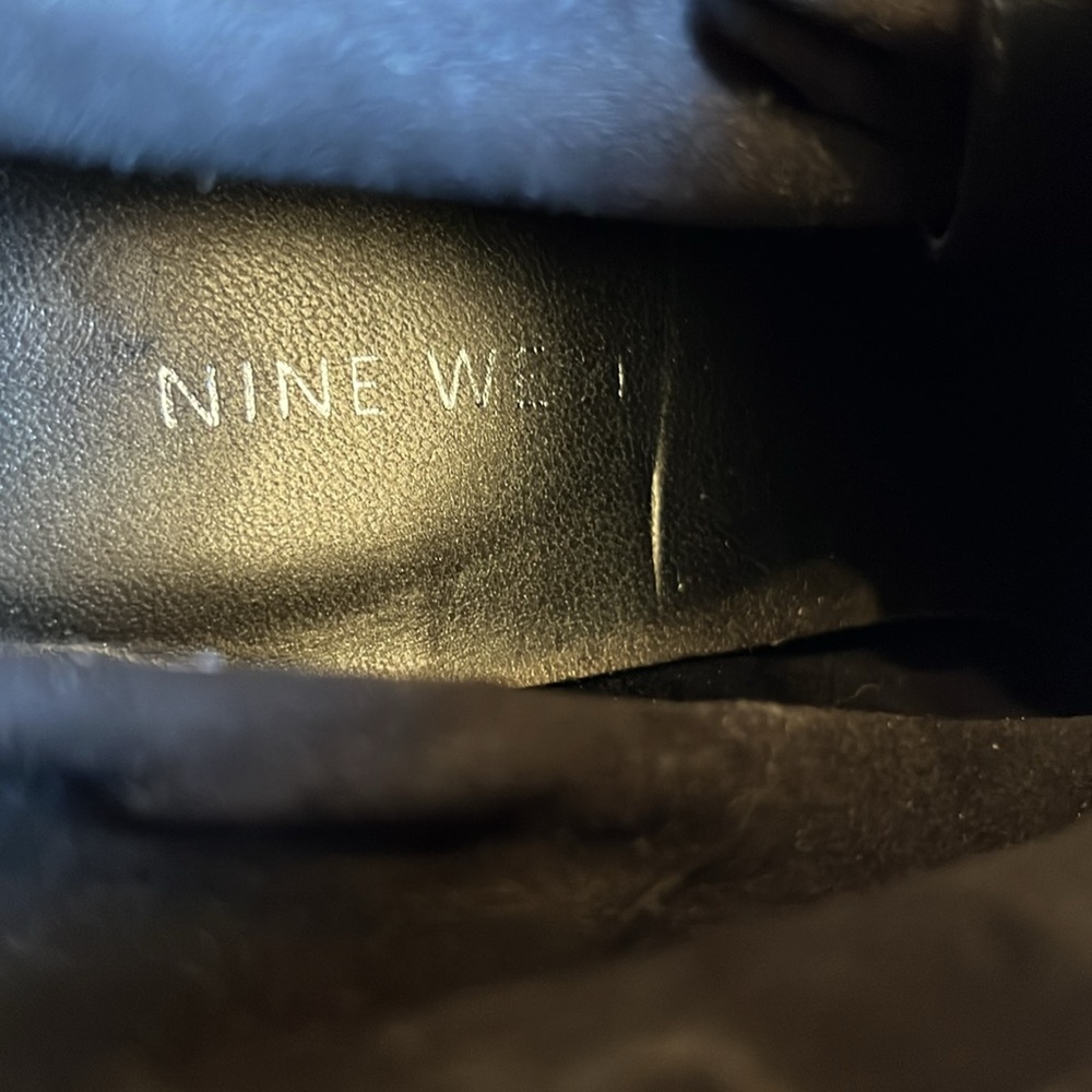 Nine West Black Pumps With Small Buckle Accent Size 71/2 - Picture 10 of 11
